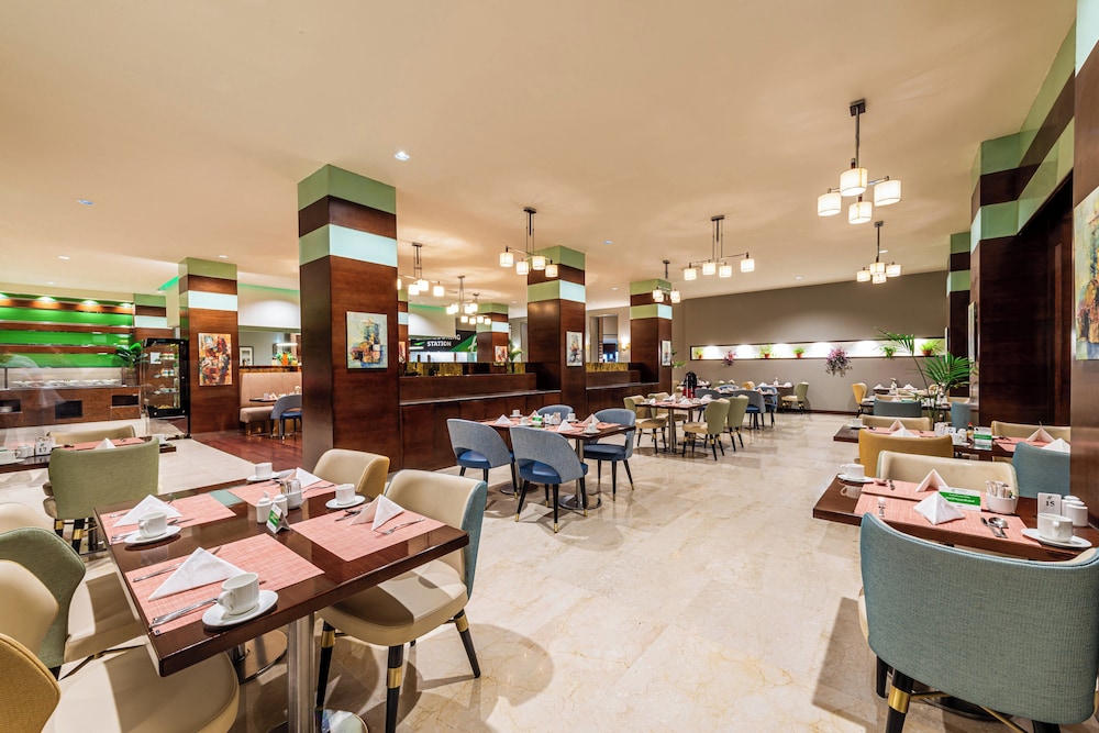 Holiday Inn Al Qasr 33/50