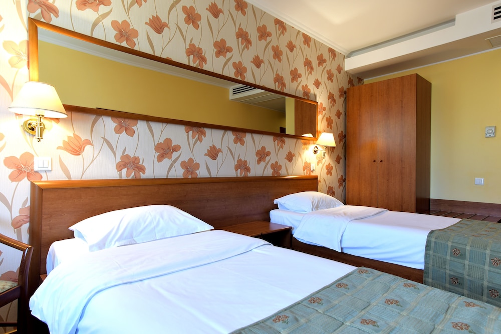 HOTEL BRASOV 7/49