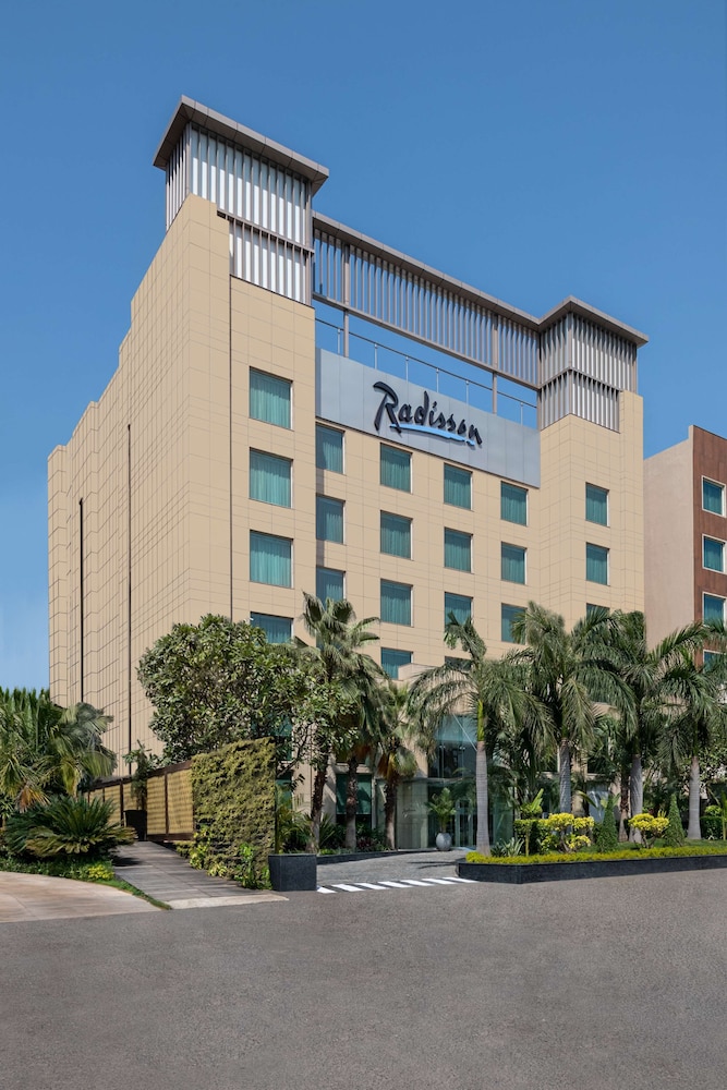 Radisson Hotel Sector 29 Gurugram 53/57