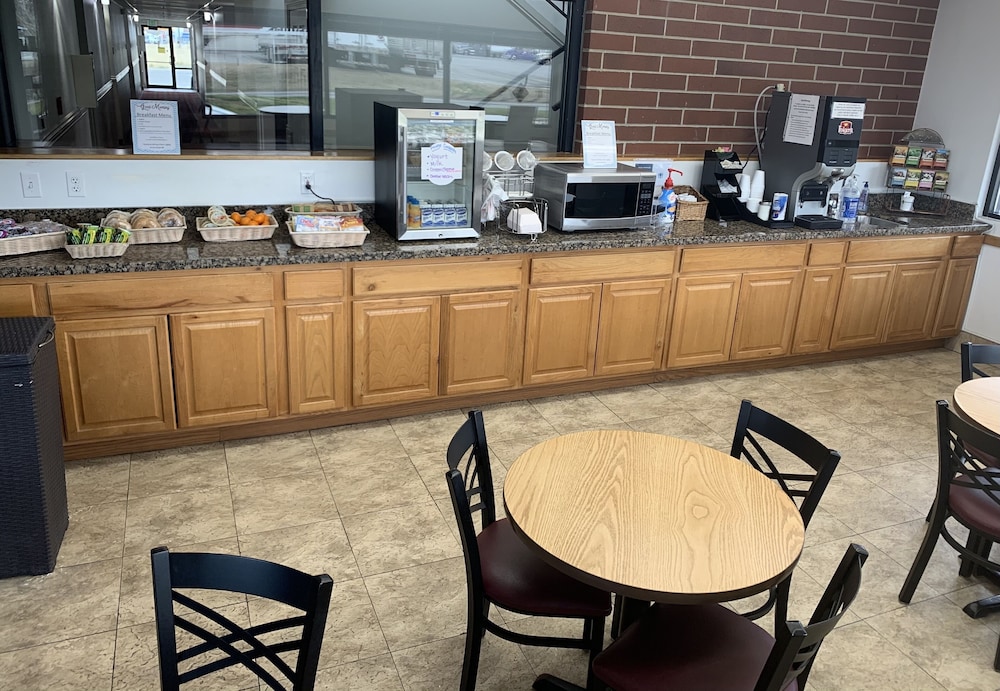 Days Inn by Wyndham Lake Point 25/40