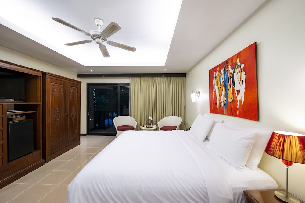 The Lokal Hotel Phuket 2/37