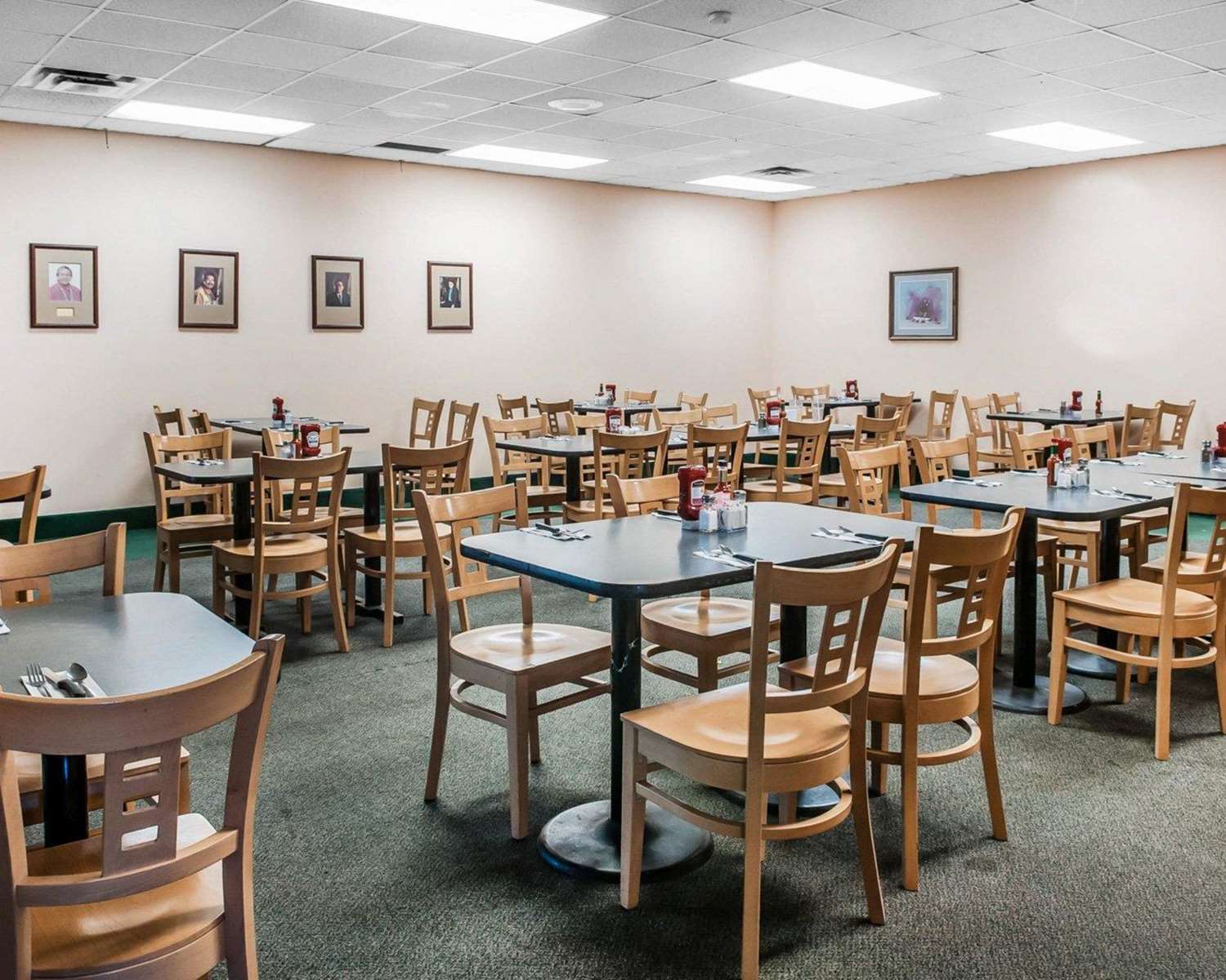 Quality Inn Navajo Nation Capital 12/17