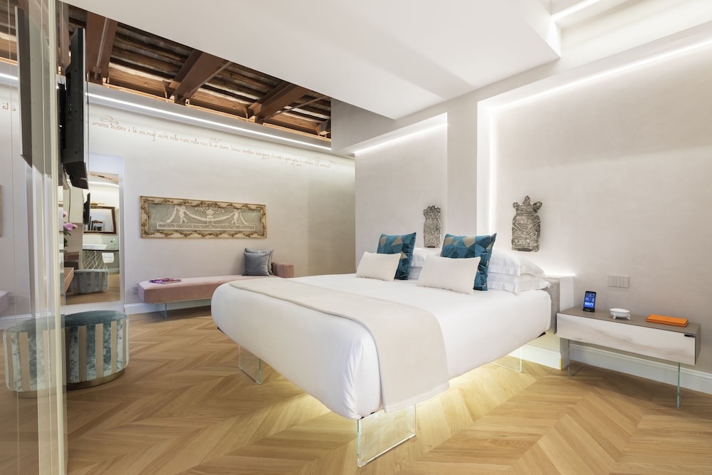 DELUXE, BALCONY