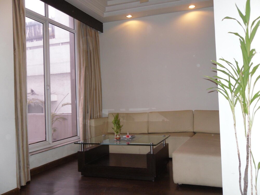 Karon Hotel Lajpat Nagar 8/60