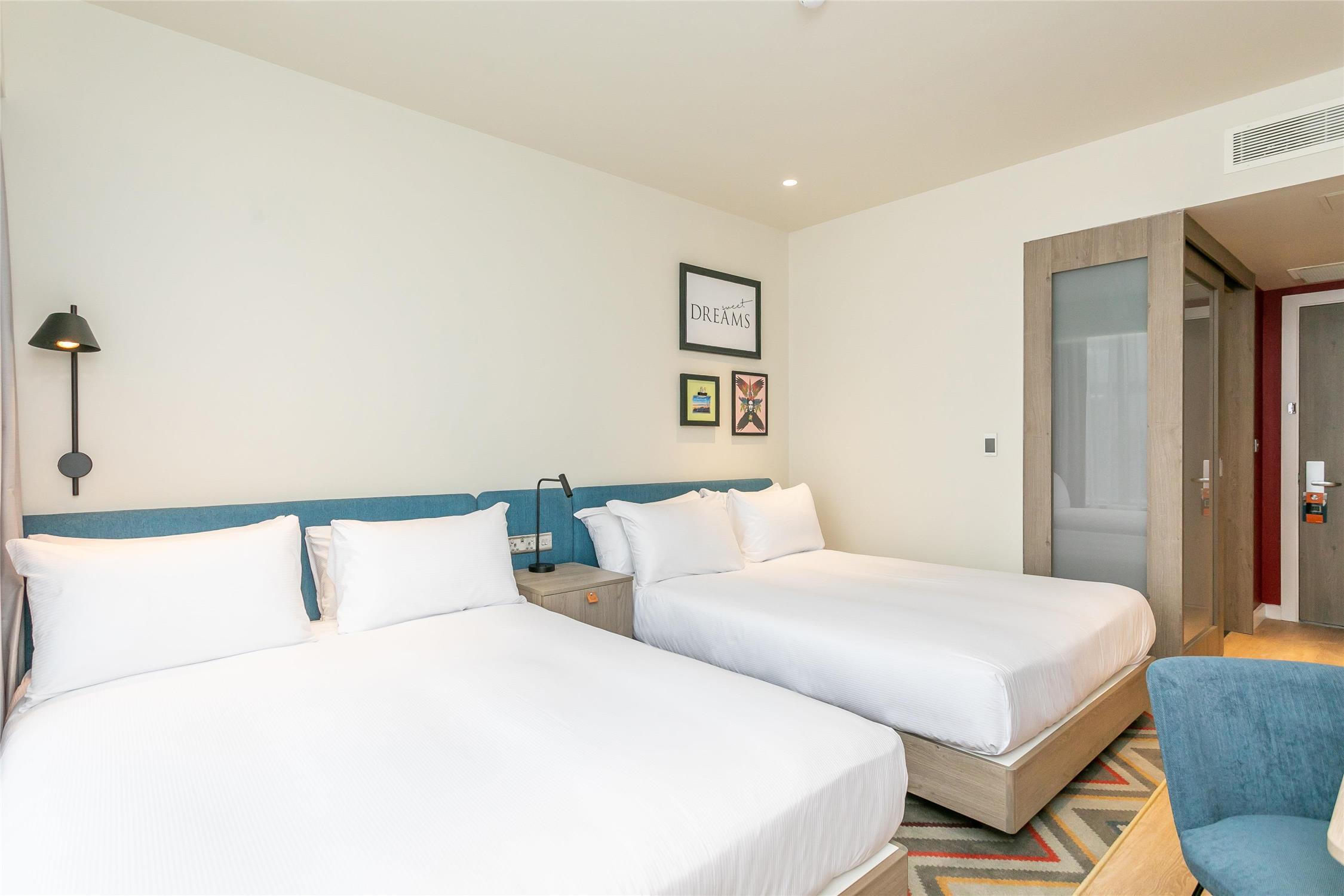 PREMIUM, 2 DOUBLE BEDS, SEA VIEW