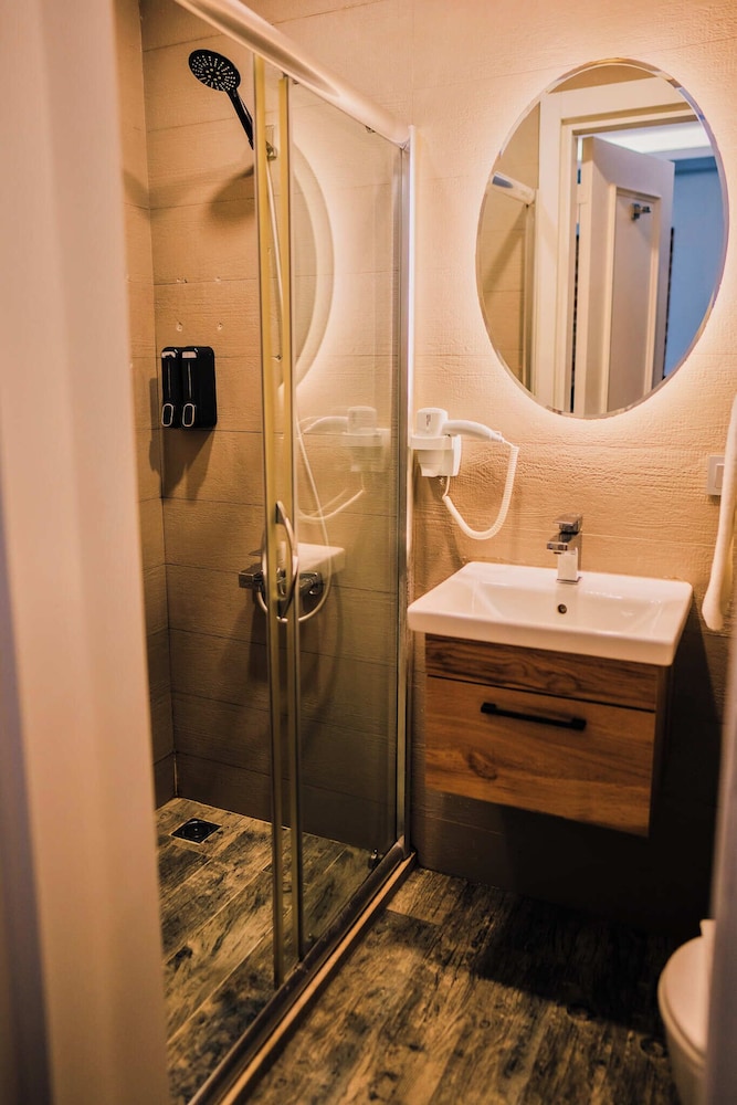 Santa Lucia Hotel 40/50