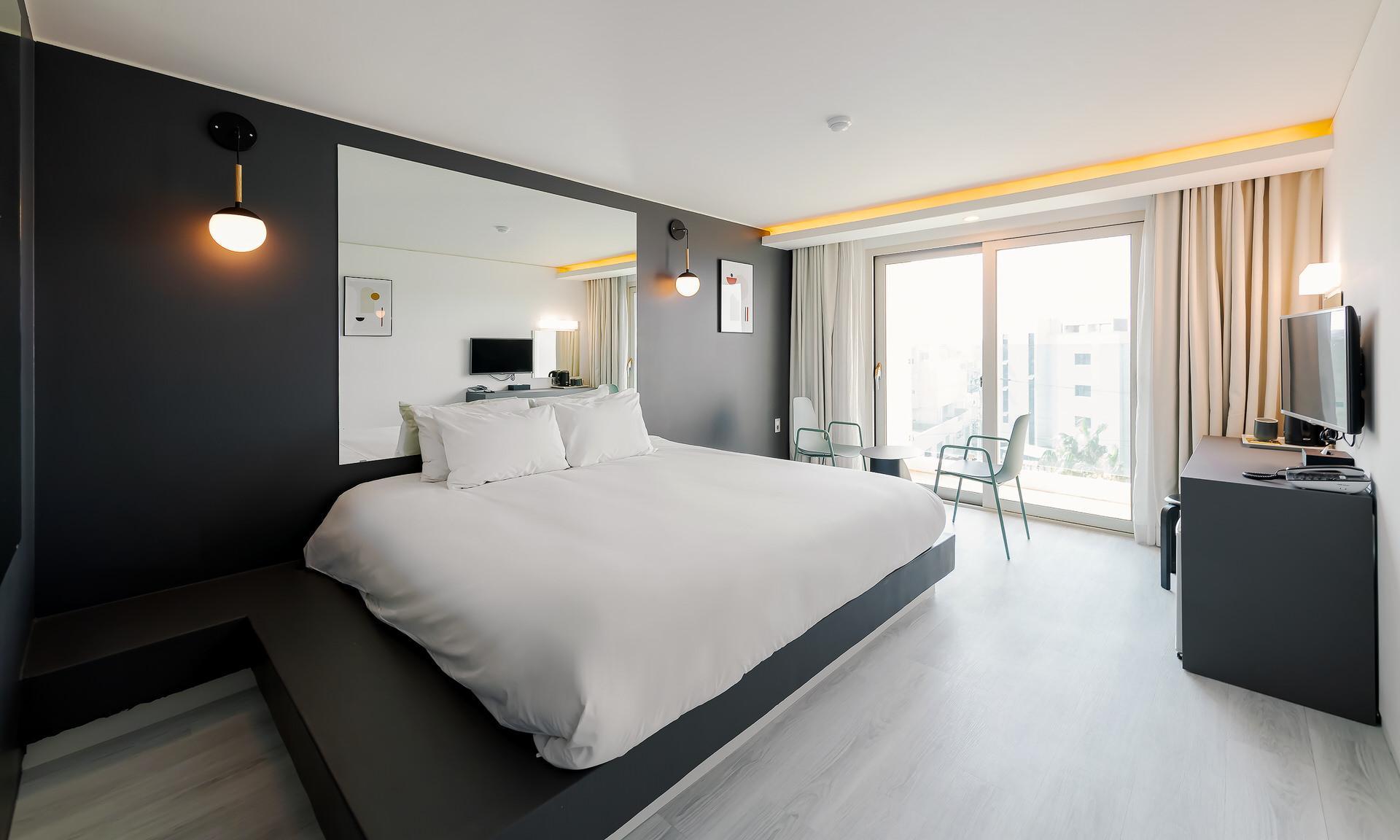 STANDARD, DOUBLE BED