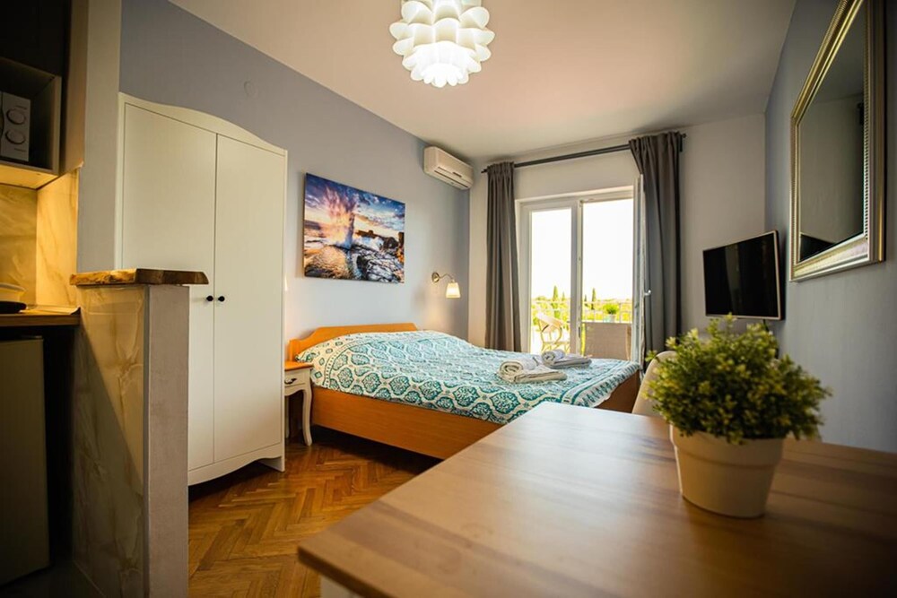 Apartment Ambienti 13/50
