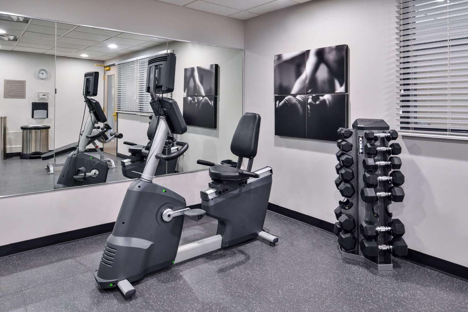Country Inn and Suites By Radisson Tinley Park IL 15/33