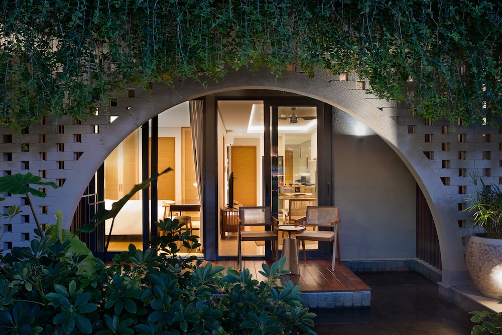 Beachwalk Residence 16/50