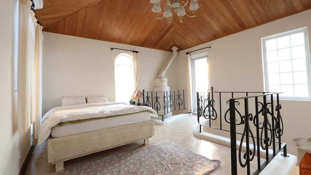 Hongcheon Miale Pension 7/33