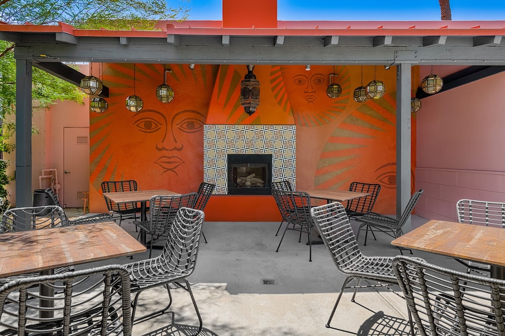 The Paloma Resort 38/50