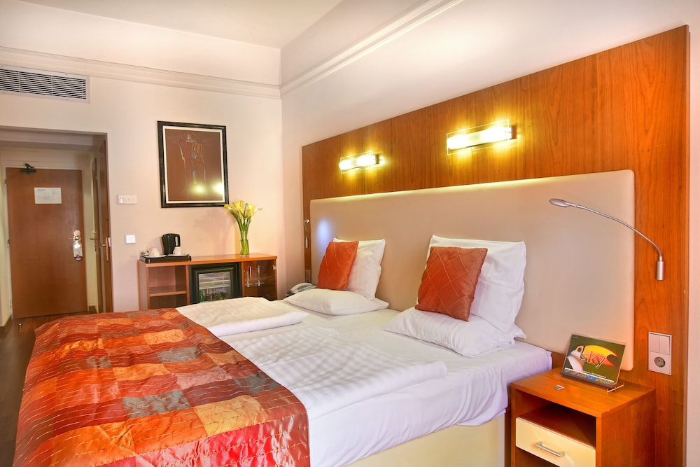 Ametyst Hotel 11/71