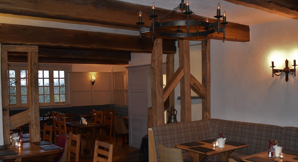 Three Horseshoes 28/41