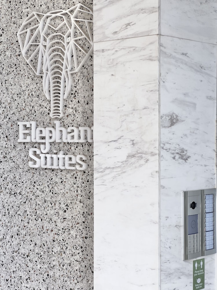 Elephant Suites 19/36