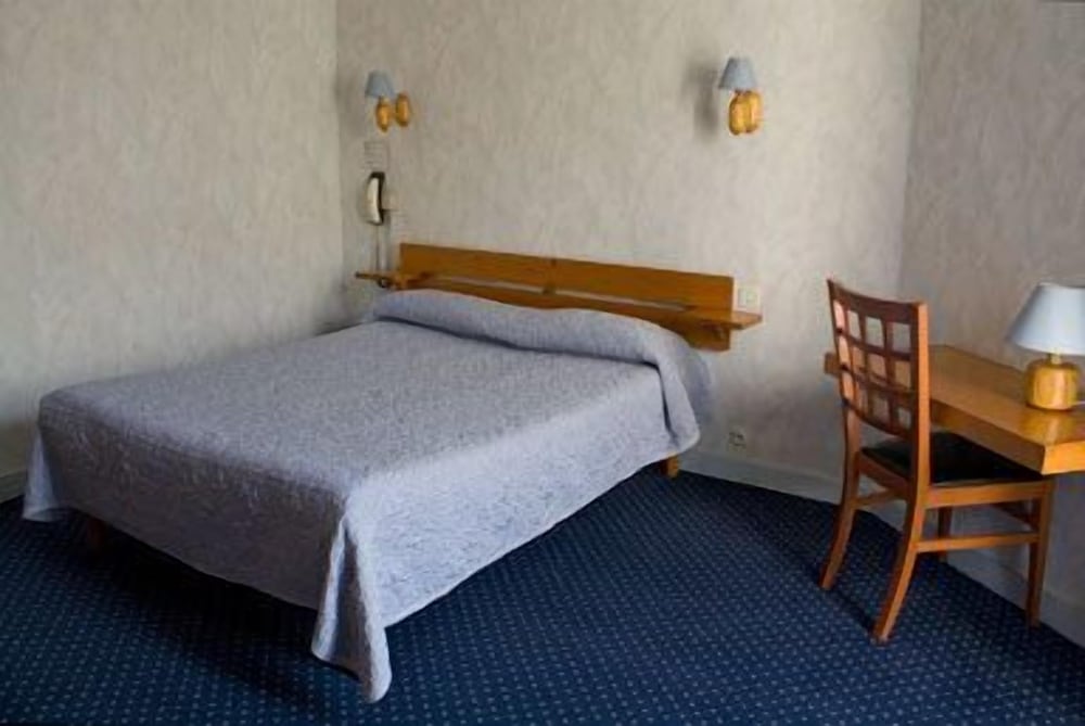 Hotel Des Pyrenees 16/37