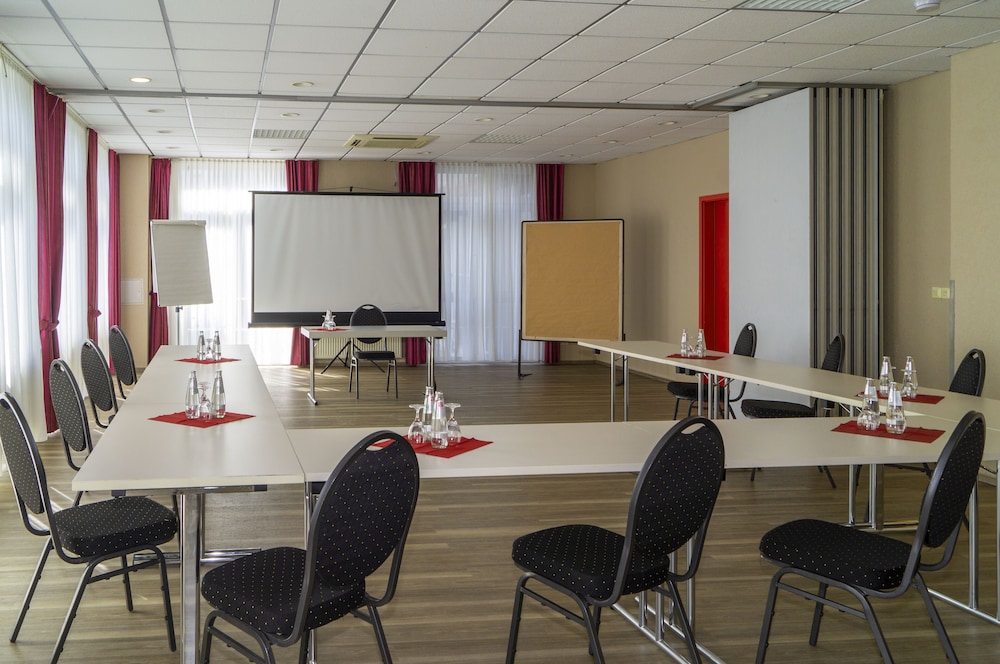 Trip Inn Kongresshotel Rodgau 63/70
