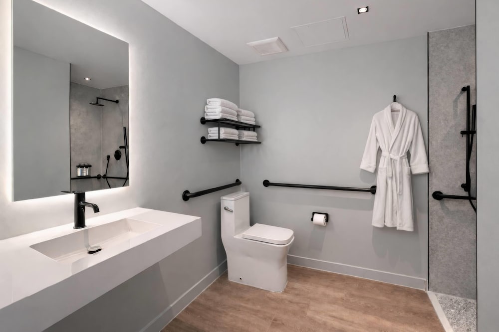 Dolce by Wyndham Miami Beach 58/59