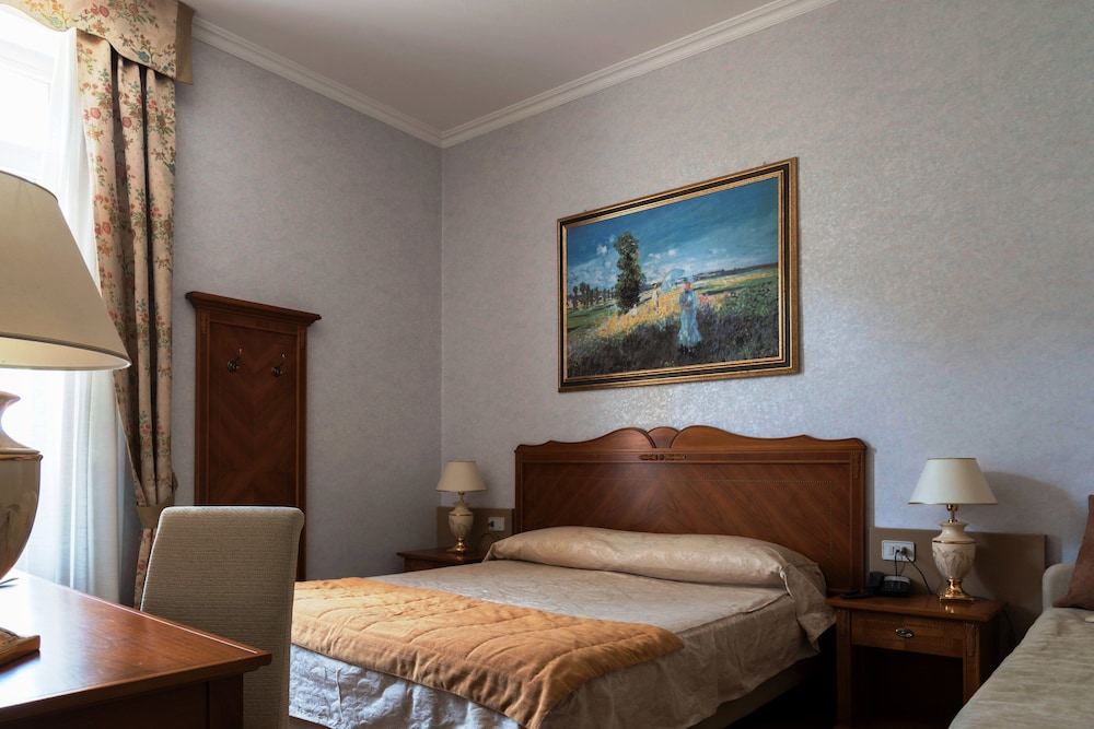 غرفة سوبيريور بسرير مزدوج، Hotel Maderno 5/9