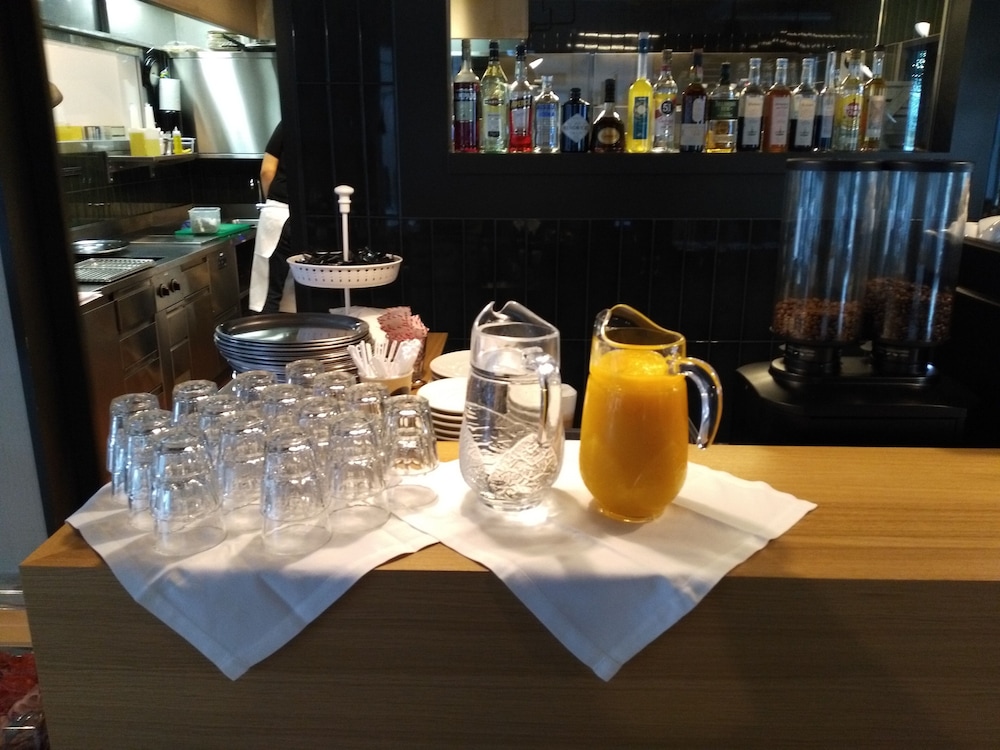 Hotel ZwiBack 10/25