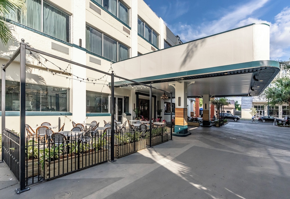 St Charles Coach House, Ascend Hotel Collection 61/69