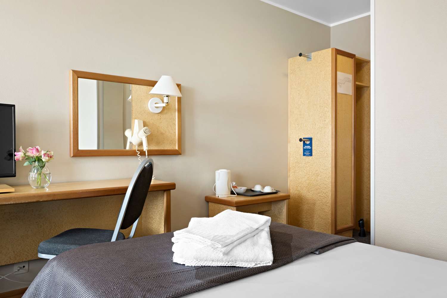 Stav Hotel 10/77
