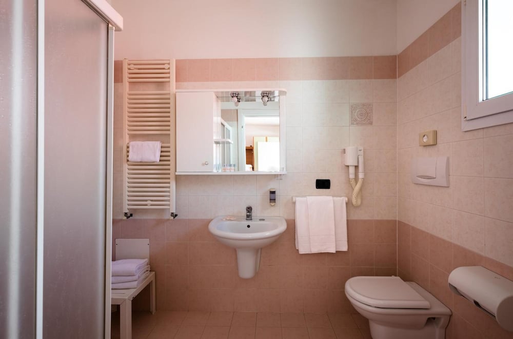 Kennedy 46/50