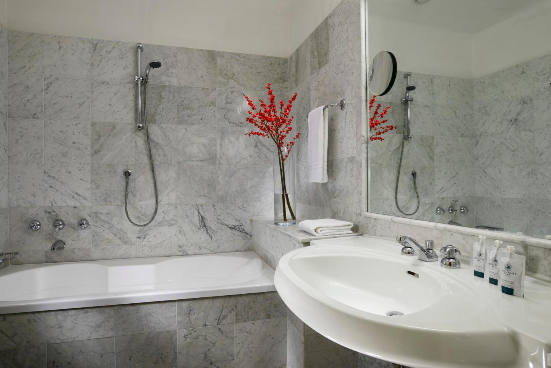 غرفة سوبيريور بسريرين منفصلين أو سرير مزدوج بشرفة، Hotel Kraft 7/10