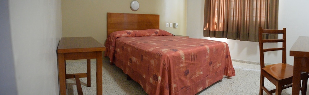 Hotel Delfines 24/65