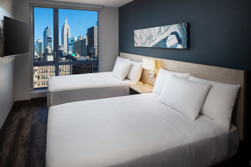 Room, 2 Double Beds, City View