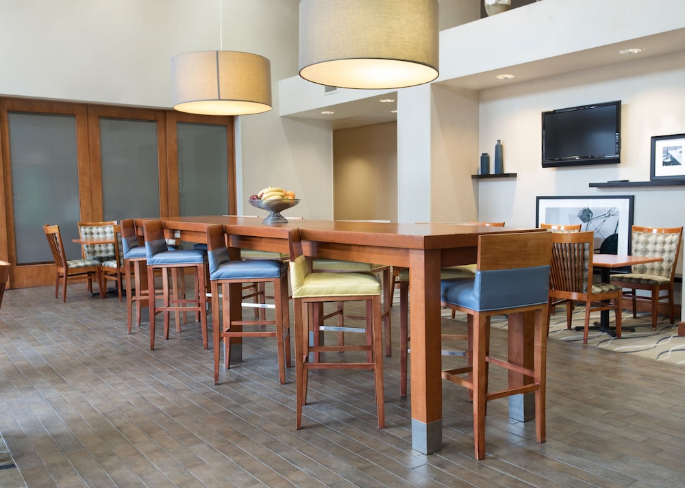 Hampton Inn & Suites Chicago Deer Park 36/44