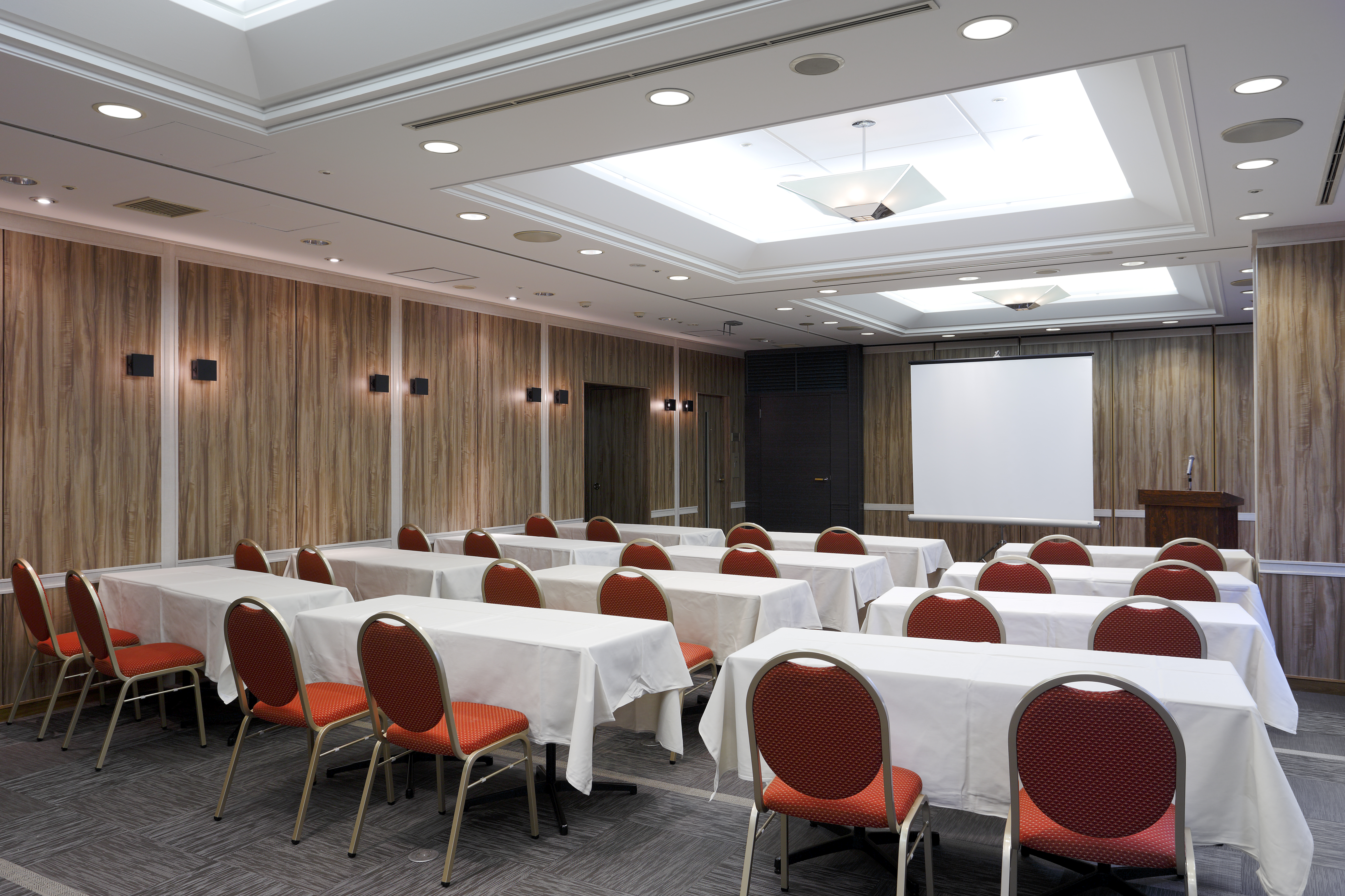 Tokyo Toranomon Tokyu REI Hotel 56/60