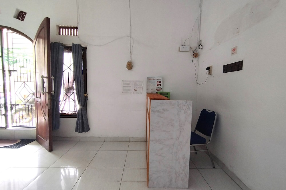 OYO 2933 Wisma Hiro Pertiwi 26/26