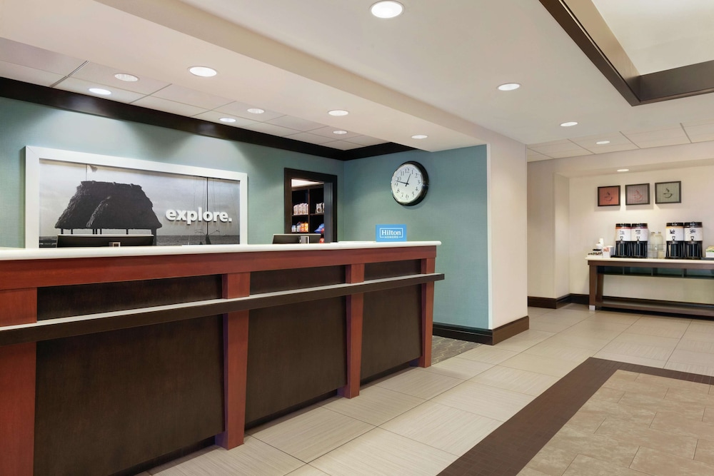 Hampton Inn Suites West Sacramento 8/62