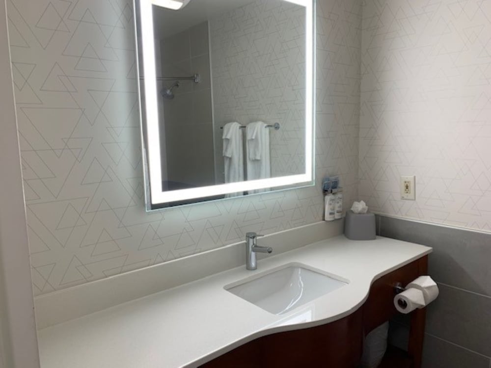 Holiday Inn Express Akron Nw Fairlawn 28/31