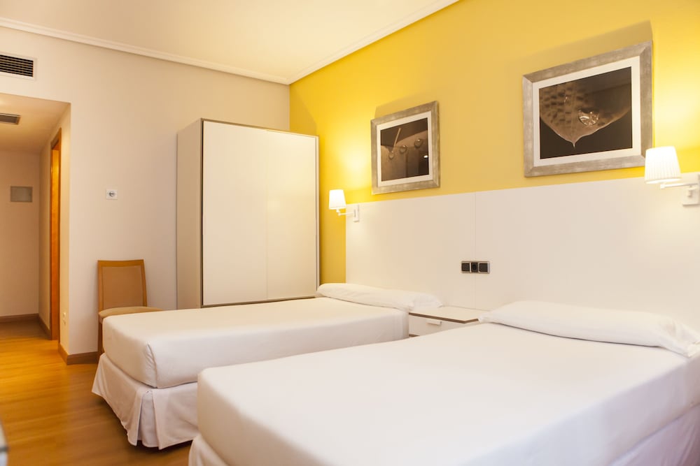 Hotel Sercotel Tres Luces 8/62