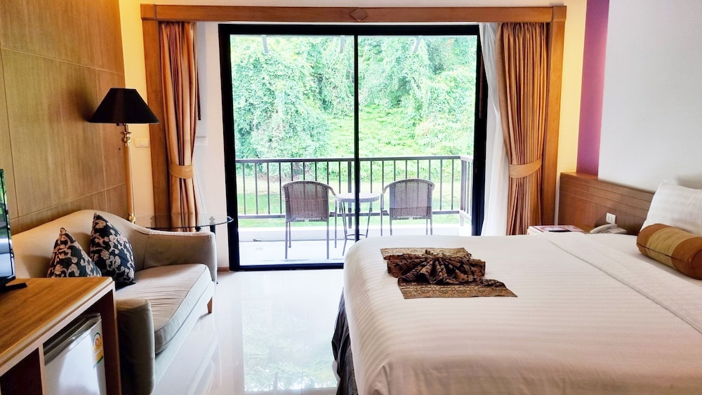 Tinidee Golf Resort At Phuket 9/50