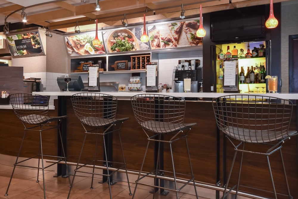 Courtyard by Marriott Charlotte Lake Norman 33/40