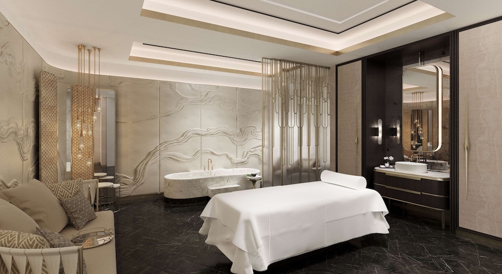 Waldorf Astoria Kuwait 32/81