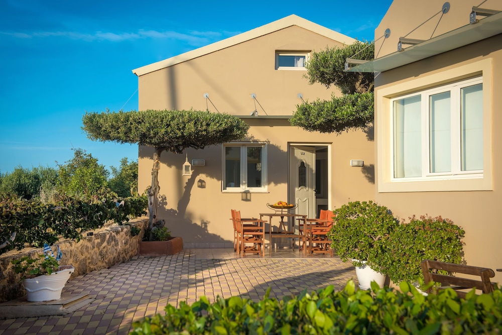 Notos Heights Hotel Suites 63/71