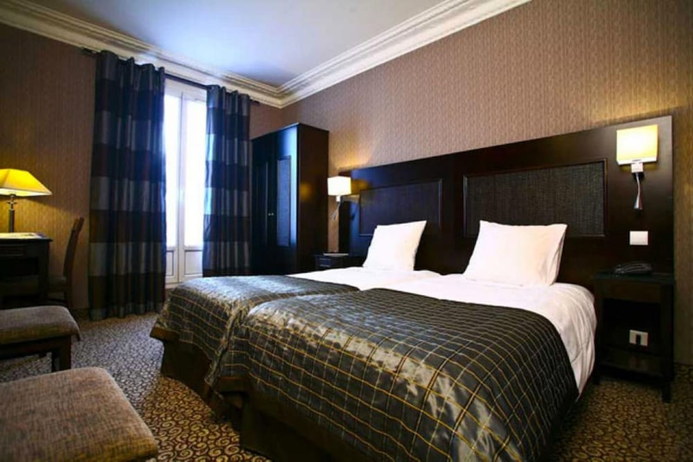 Room at Hotel Convention Montparnasse, PARIS