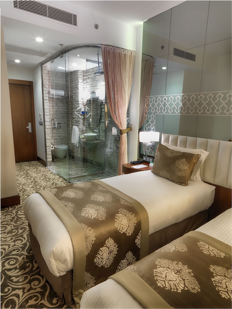 Pera Center Hotel 25/50