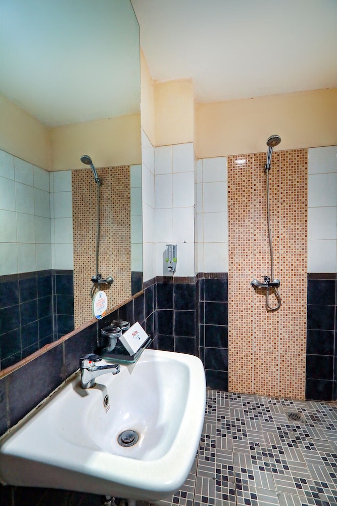 Hotel Marlin Pekalongan by Dafam Hotels 68/69