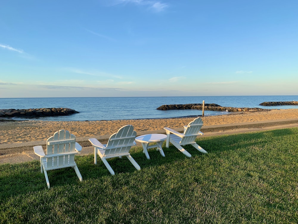 Lighthouse Inn 46/50