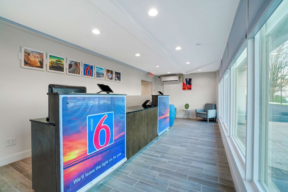 Lobby at Motel6 Bellville, OH - Mid-Ohio, BELLVILLE - OH