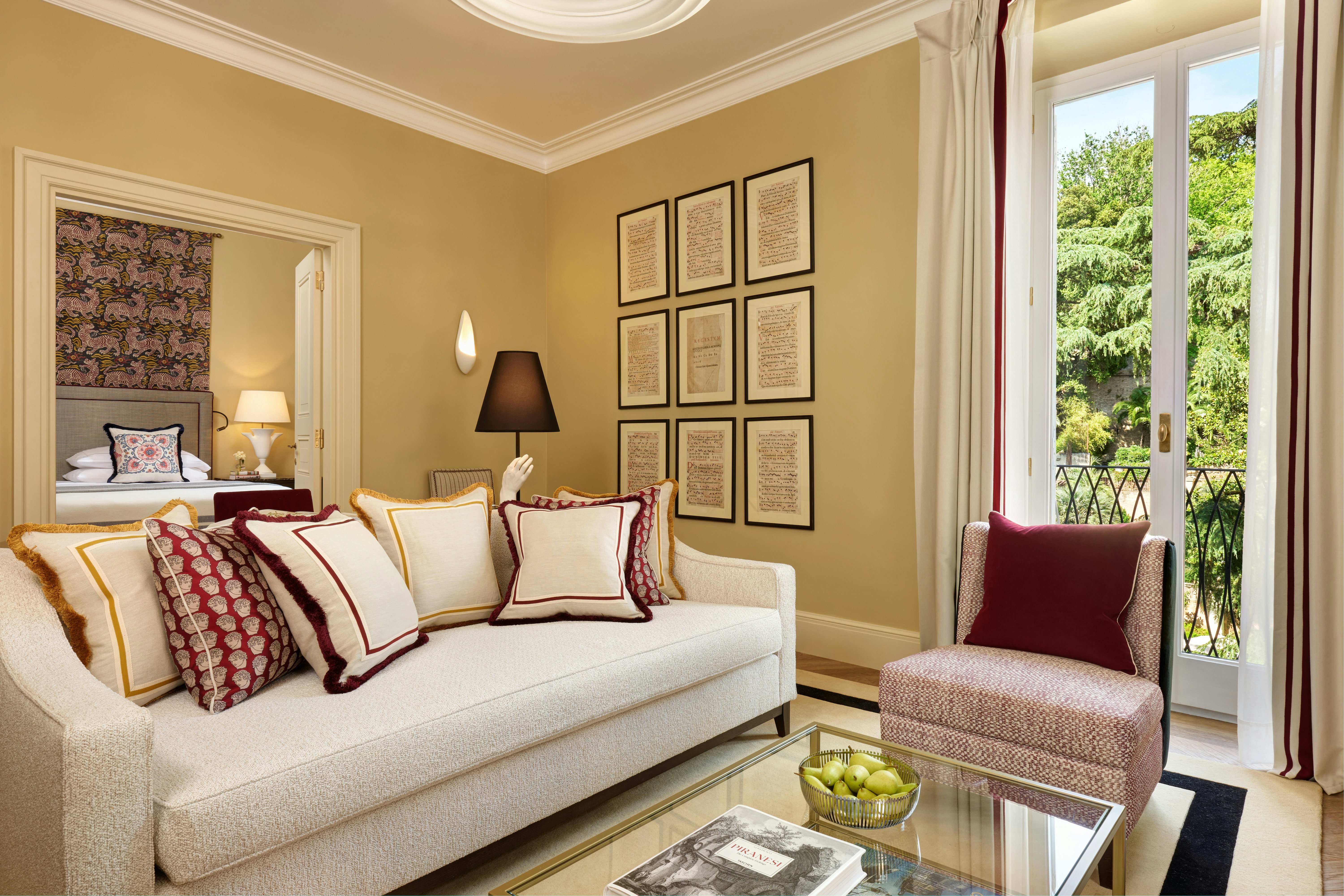 DELUXE, SUITE, GARDEN VIEW