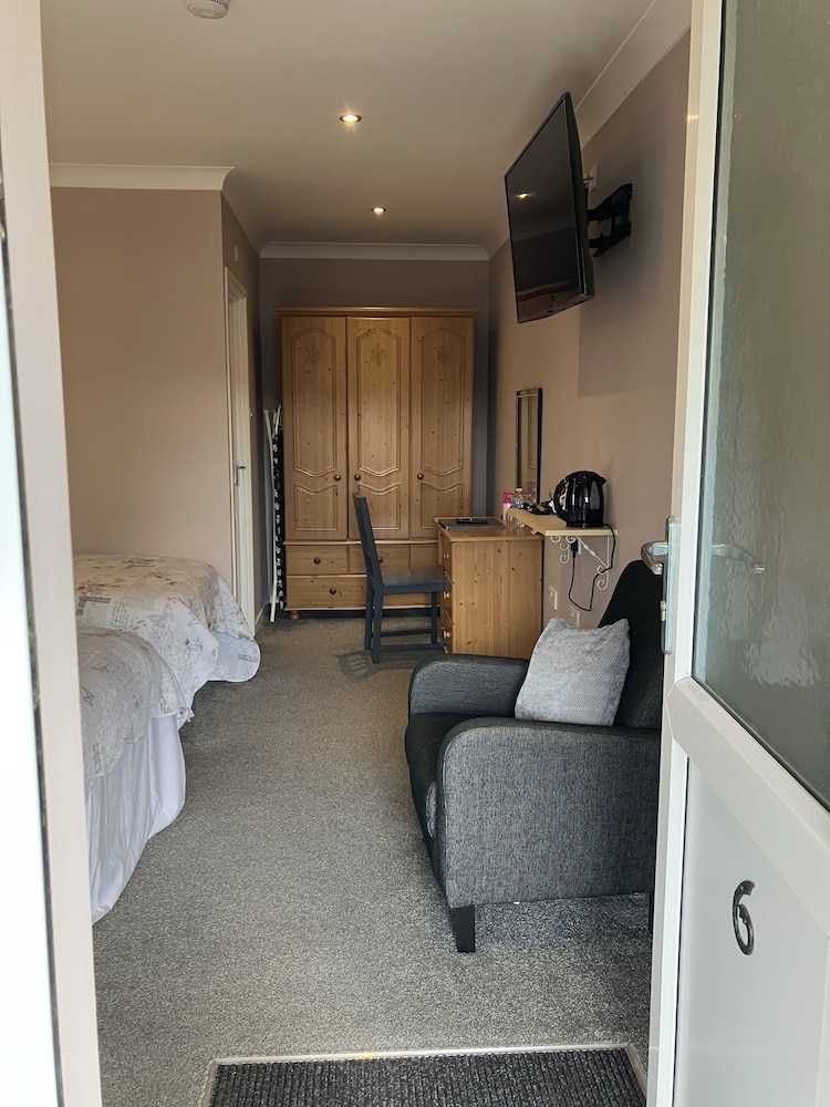 The New Inn Motel 63/93