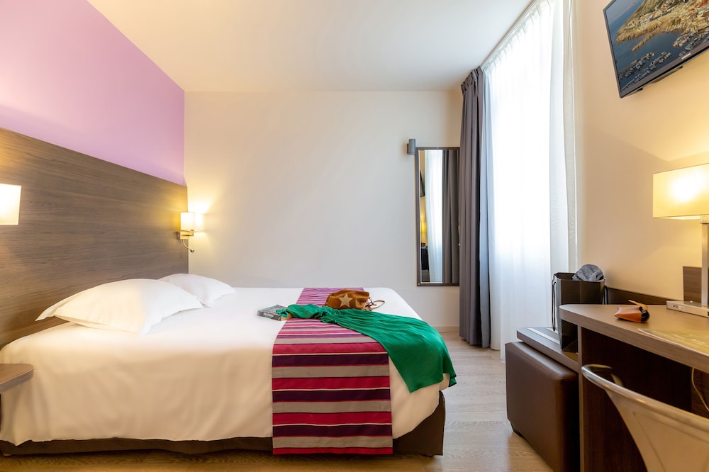 COMFORT, DOUBLE BED