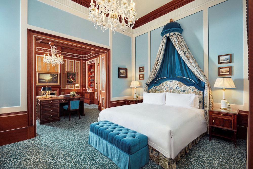 BELGRAVIA, SUITE