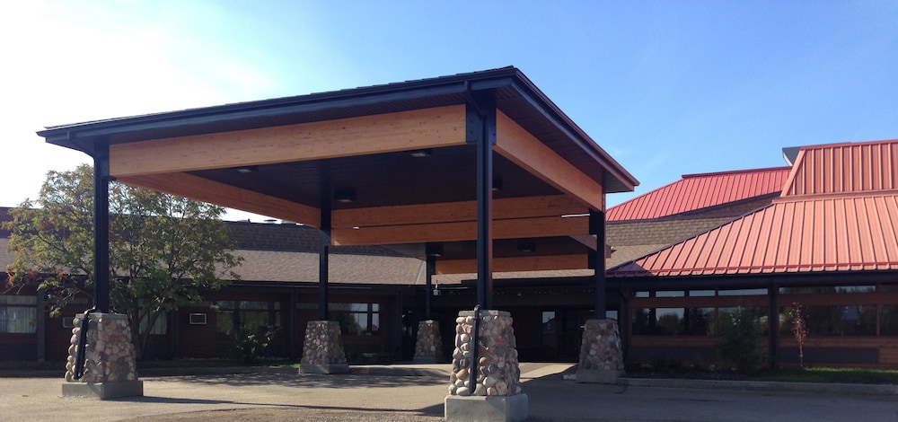 Slave Lake Inn and Conference Centre 2/50